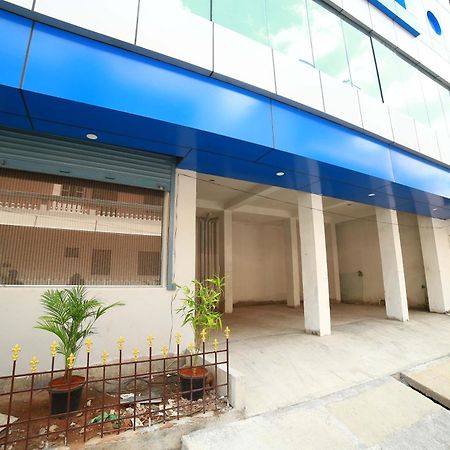 Sapphire Inn Pondicherry Bagian luar foto
