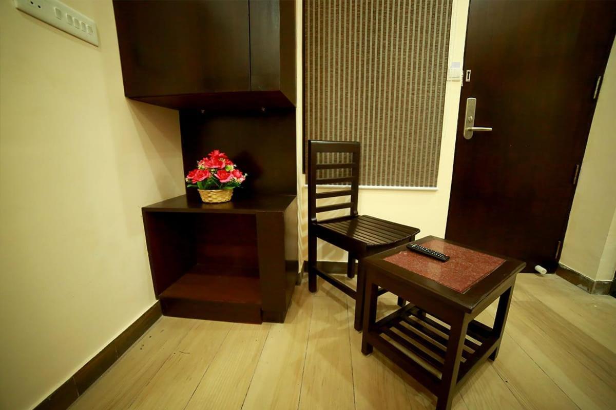 Sapphire Inn Pondicherry Bagian luar foto