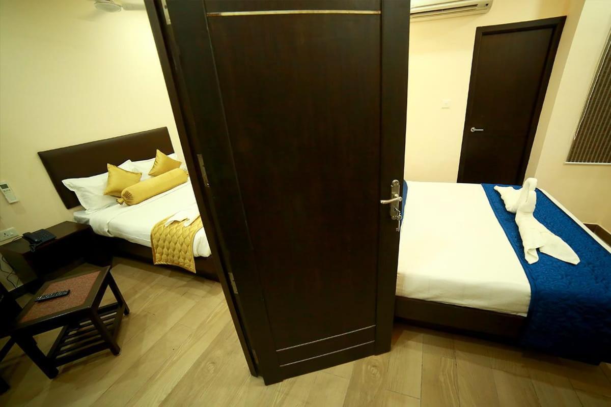 Sapphire Inn Pondicherry Bagian luar foto