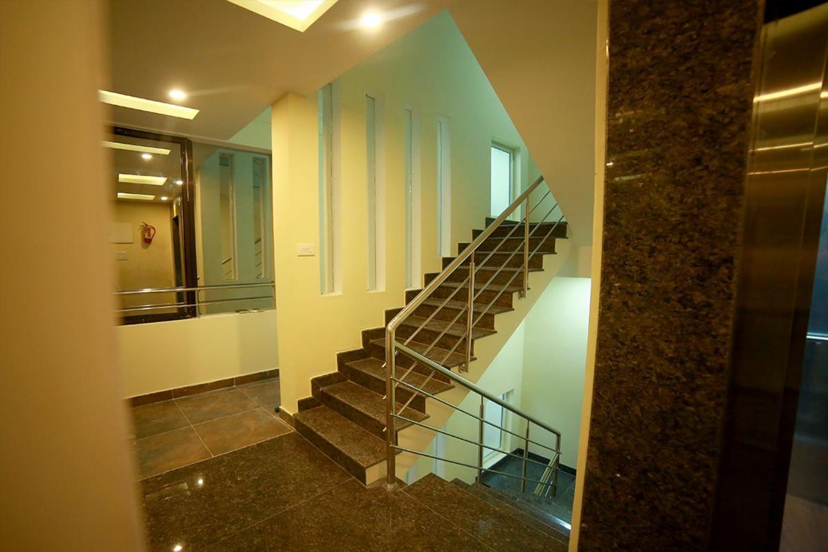 Sapphire Inn Pondicherry Bagian luar foto