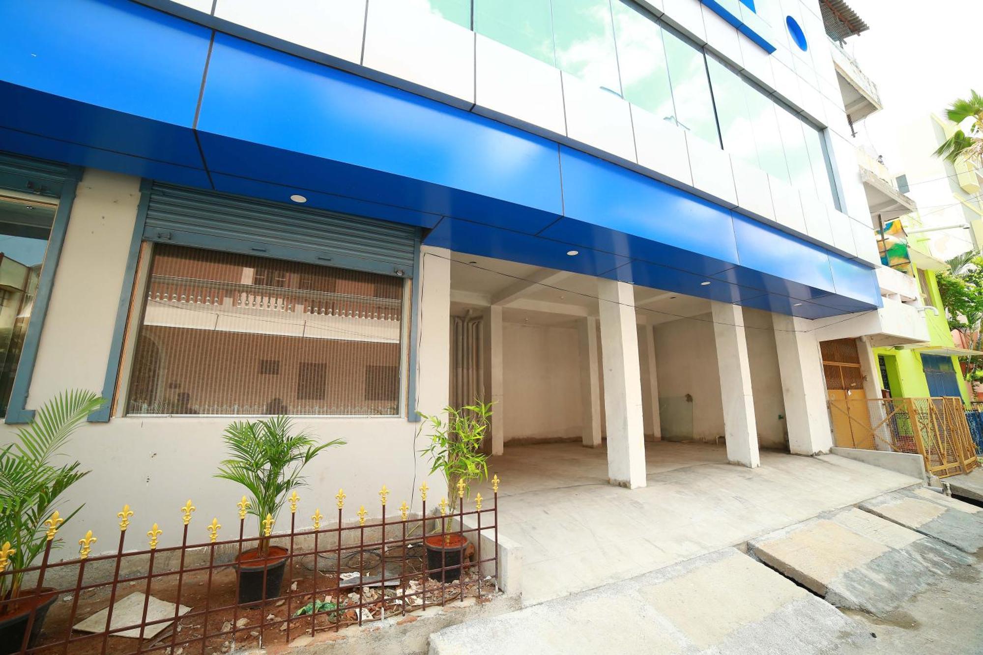 Sapphire Inn Pondicherry Bagian luar foto