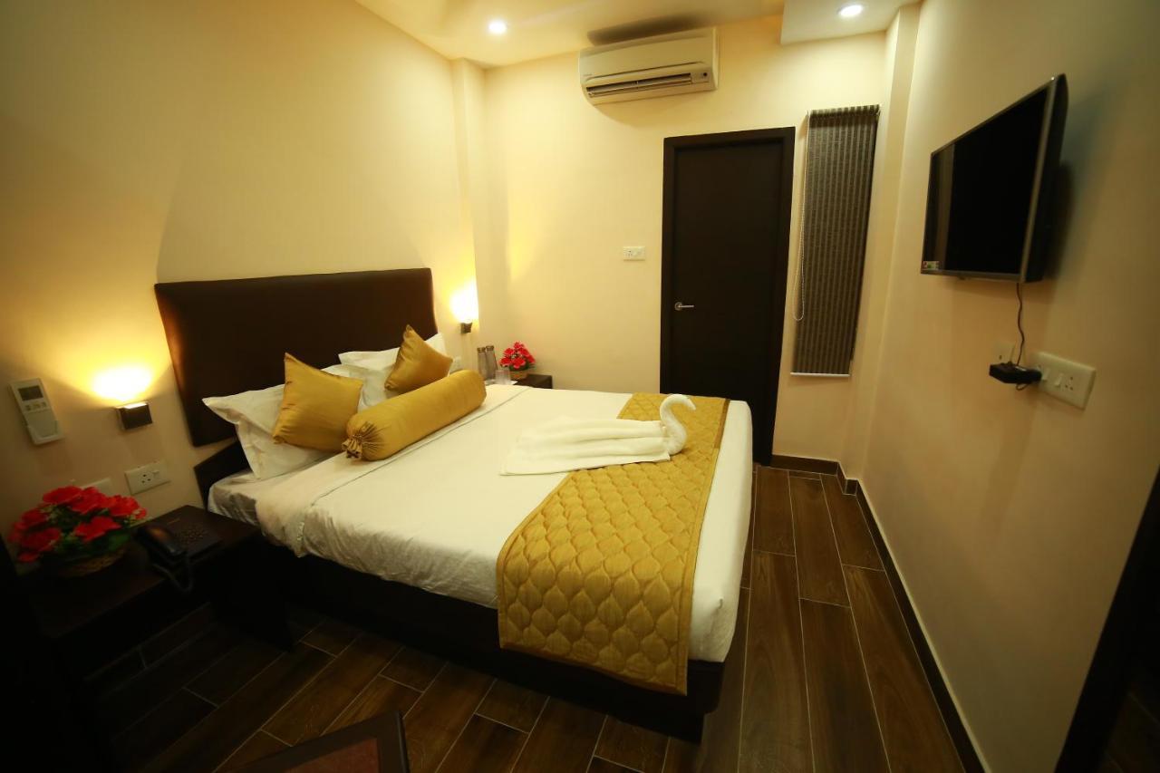 Sapphire Inn Pondicherry Bagian luar foto