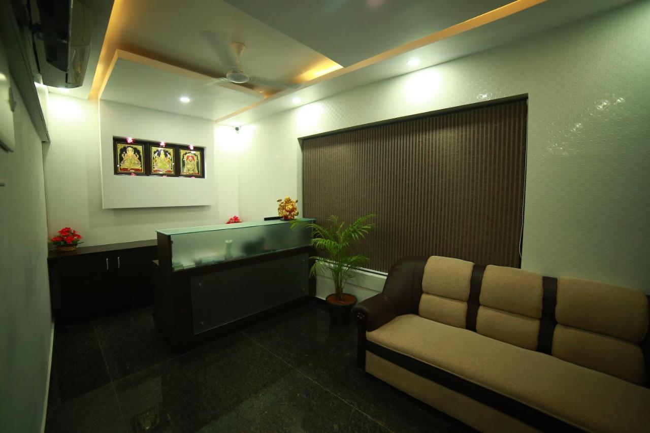 Sapphire Inn Pondicherry Bagian luar foto