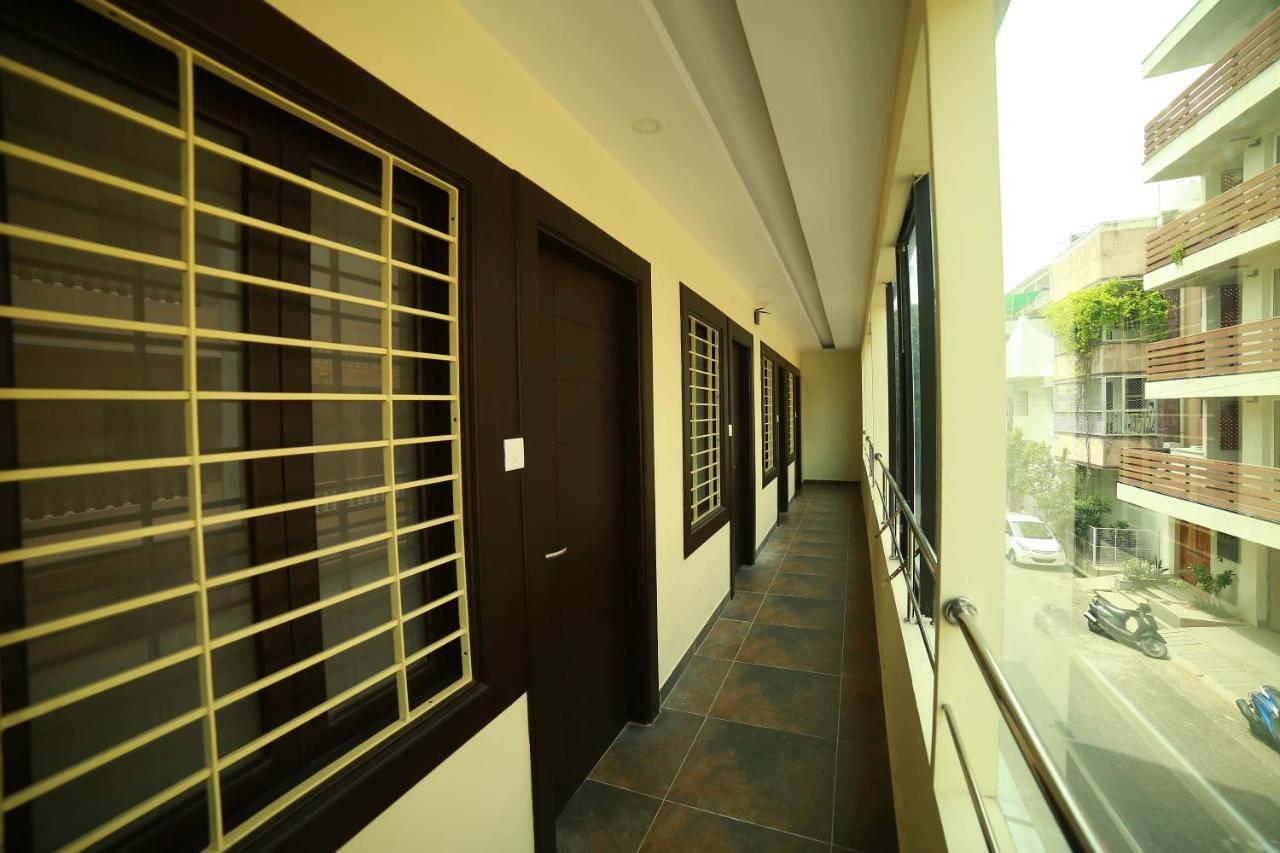 Sapphire Inn Pondicherry Bagian luar foto