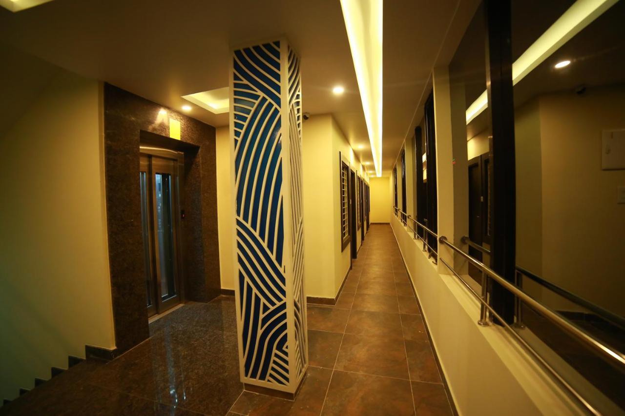 Sapphire Inn Pondicherry Bagian luar foto
