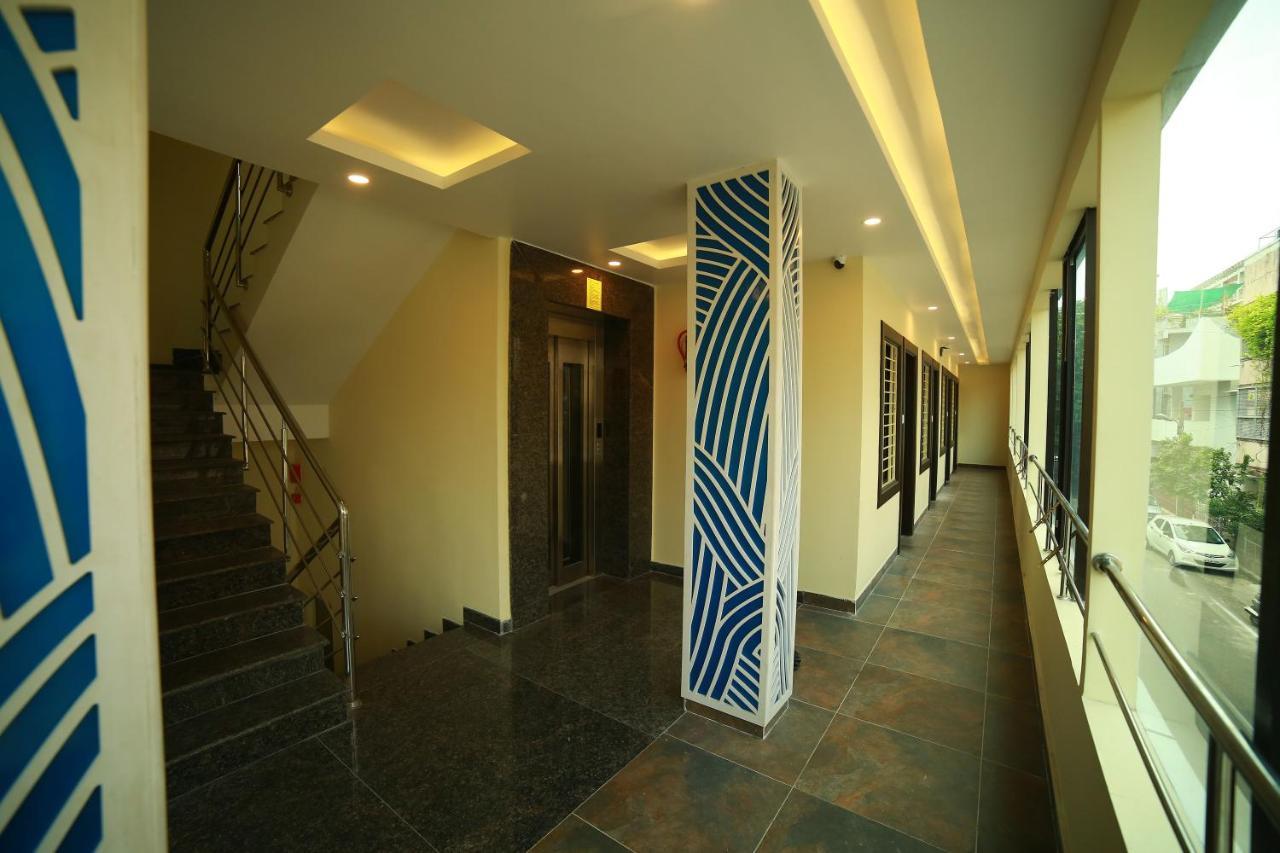 Sapphire Inn Pondicherry Bagian luar foto